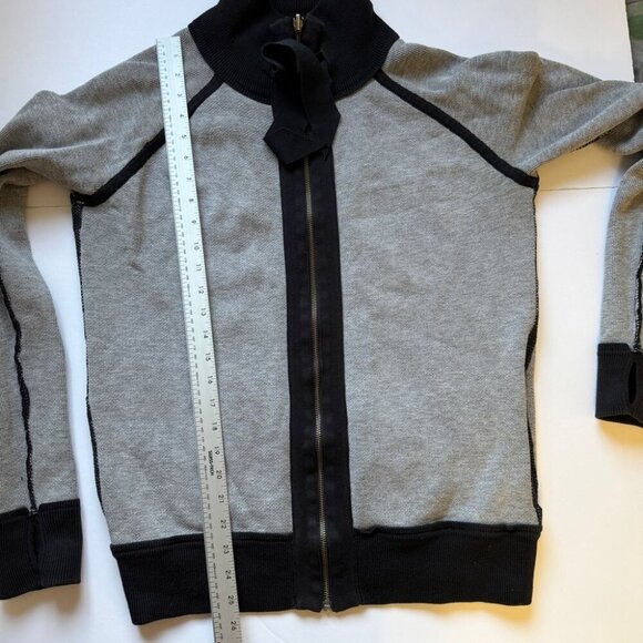 Lululemon Post Savasana Jacket Black Heathered Medium Gray Reversible Coat Sz 6 - Picture 9 of 13